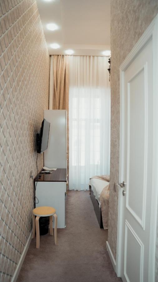 Dionis Hotel Baky Esterno foto