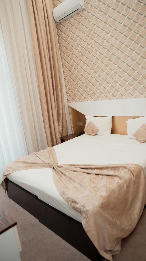 Dionis Hotel Baky Esterno foto