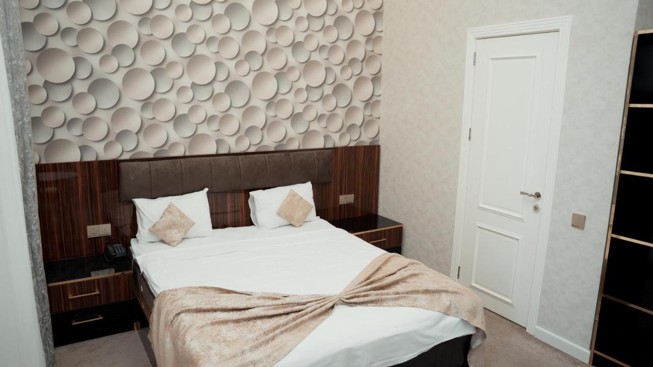 Dionis Hotel Baky Esterno foto