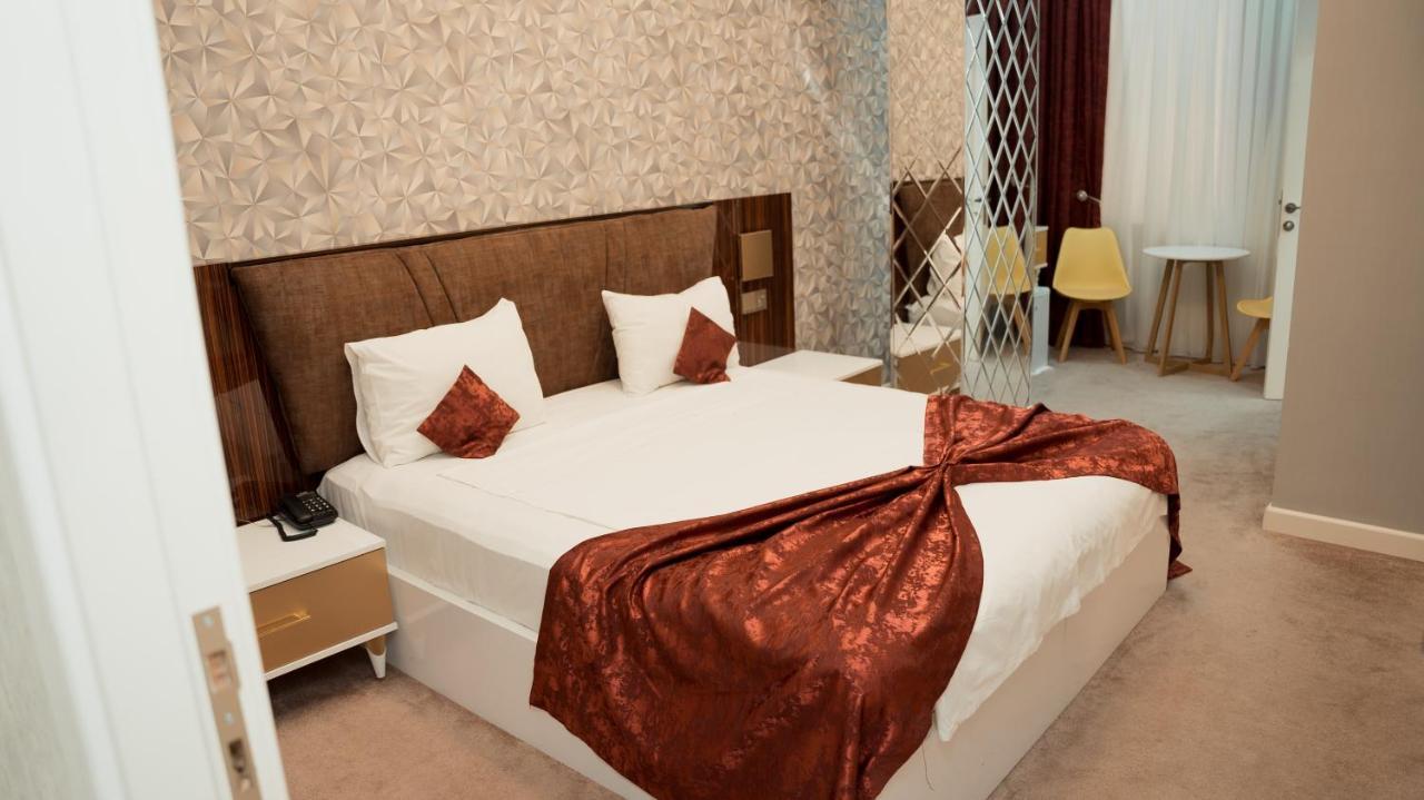 Dionis Hotel Baky Esterno foto